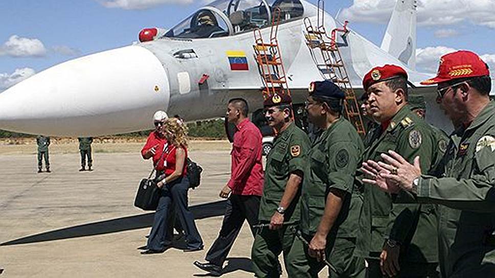 При Уго Чавесе (на фото) Венесуэла решила приобрести российское вооружение на сумму около $4 млрд; его преемник на посту президента снизил масштаб военно-технического сотрудничества с Россией  