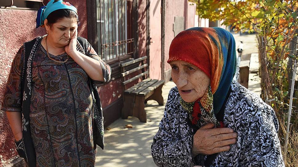 Родственники людей, воюющих на стороне «Исламского государства» (ИГ), в селе Новый Хушет 