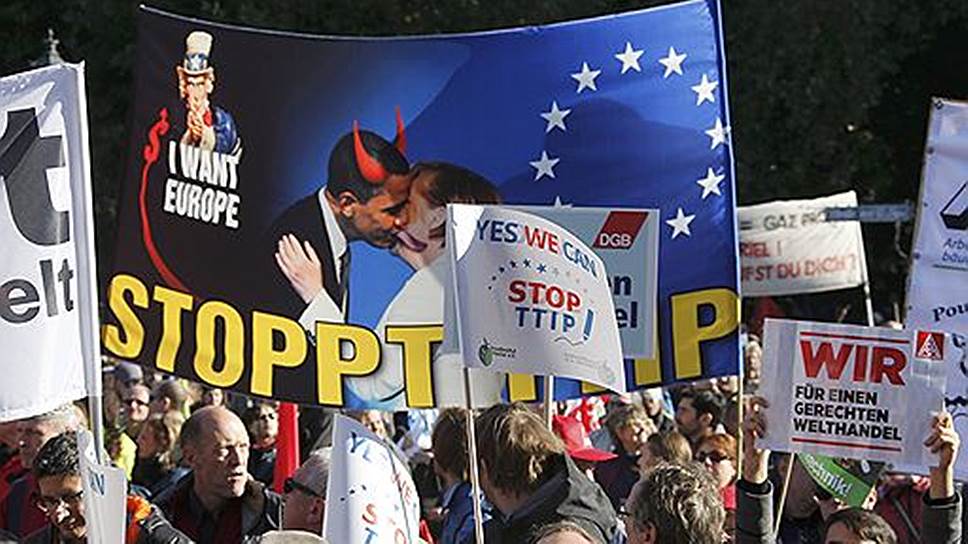В октябре прошлого года в Берлине на демонстрацию против ТТИП вышло более 150 тыс. человек, что стало крупнейшим протестом со времен выступления немцев против войны в Ираке в 2003 году  