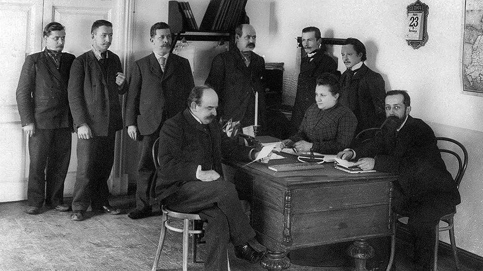 Имея высочайшее покровительство, владельцы паллизеновских бумажных фабрик (на фото — фабричная контора, 1904 год) рассчитывали, что Государственный банк будет бесконечно и безропотно оплачивать счета их предприятий  