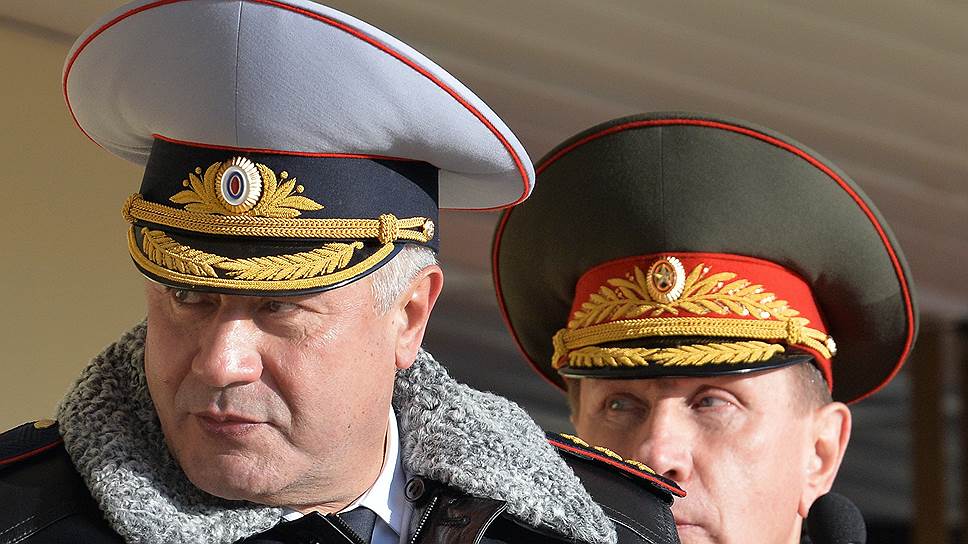 Всего через три года работы под началом Владимира Колокольцева (слева) Виктор Золотов получил в распоряжение собственное ведомство