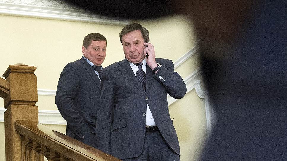Губернатор Волгоградской области Андрей Бочаров (слева) оказался счастливым обладателем квартиры площадью 292,3 кв. м, а губернатор Новосибирской области Владимир Городецкий (справа) — дома площадью 510 кв. м  
