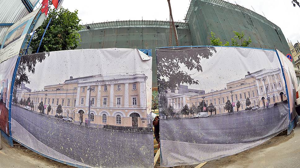 В 2006 году не имеющая лицензии компания "ГК-Техстрой-2" начала реставрацию Государственного академического Малого театра (на фото), получив контракт на 6 млрд руб. В 2011 году компания "Главзарубежстрой" вновь взялась за реставрацию Малого театра, заключив за два года контрактов на сумму 243 млн 201 тыс. 624 руб.
