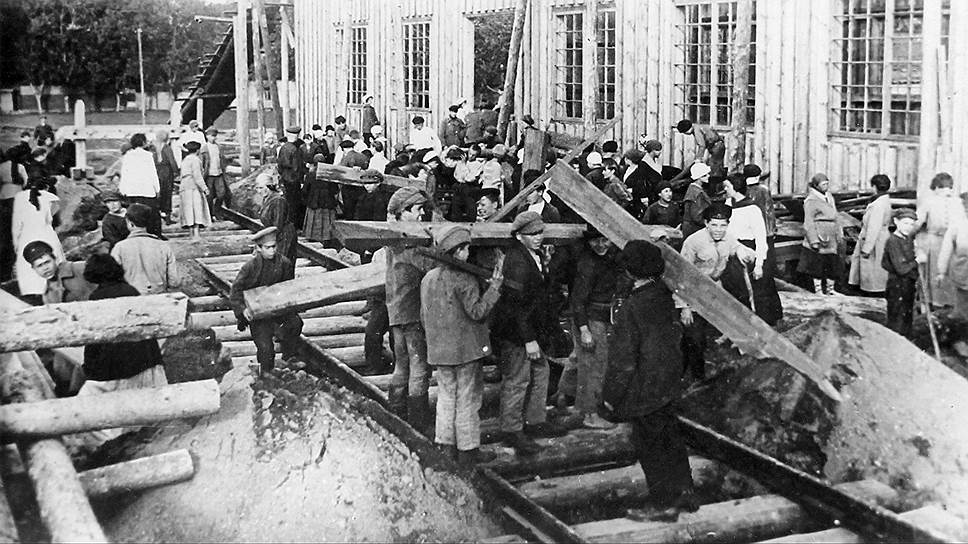 Вожаки комсомола мобилизовывали молодежь на любые мероприятия, чтобы добиться быстрого выдвижения в парт- и госаппарат
