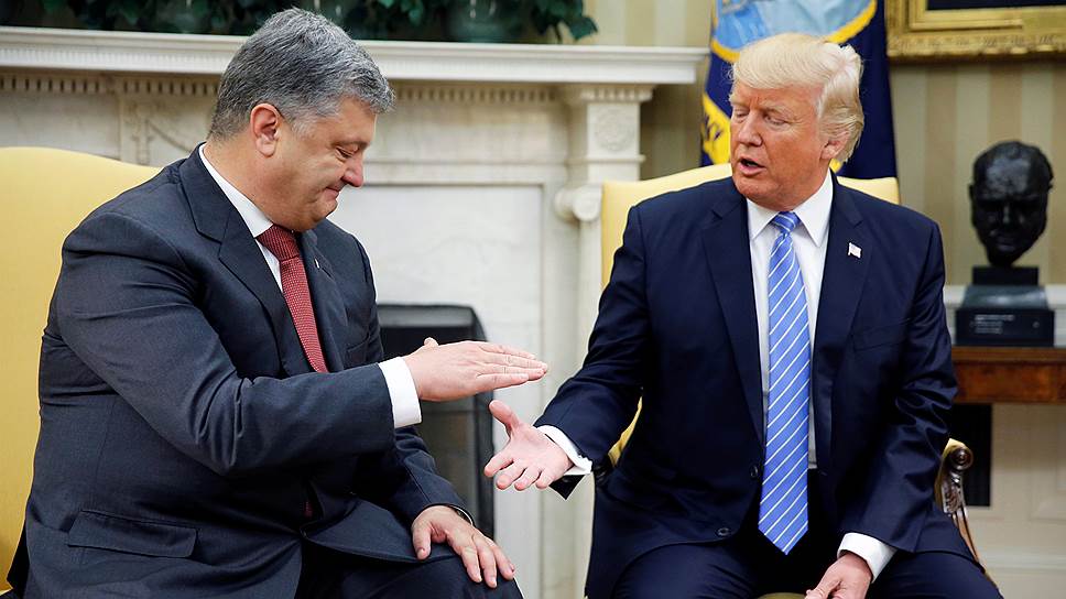 Впервые Порошенко и Трамп встретились 20 июня, за две недели до саммита "двадцатки" в Гамбурге — президенты коротко обсудили ситуацию на юго-востоке Украины и затронули вопросы сотрудничества в военно-технической отрасли 