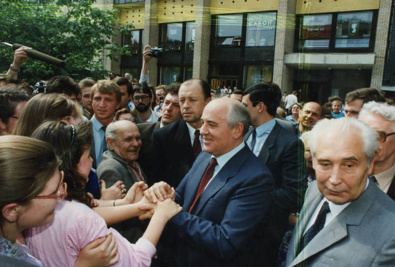 Выход в народ, 1980-е годы 