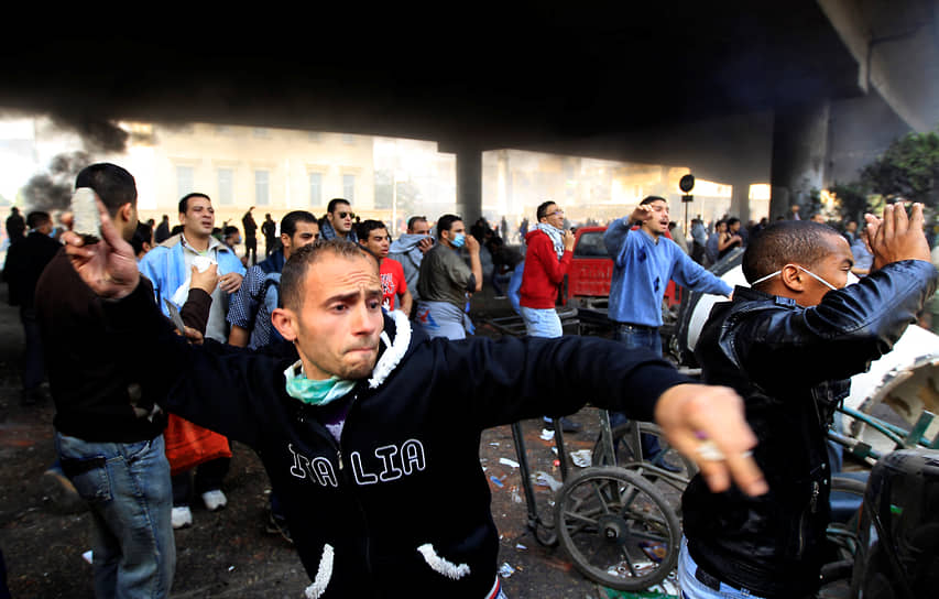 Столкновения протестующих с полицией, 28 января 2011 года