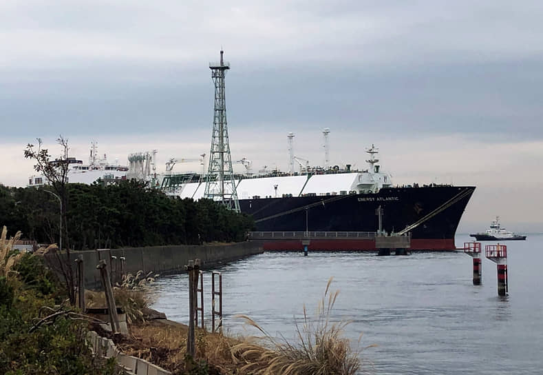 Танкер для перевозки сжиженного природного газа (СПГ) на терминале Negishi LNG