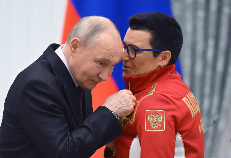 Старший тренер Паралимпийской сборной команды России по лыжным гонкам и биатлону Ирина Громова была награждена орденом Александра Невского