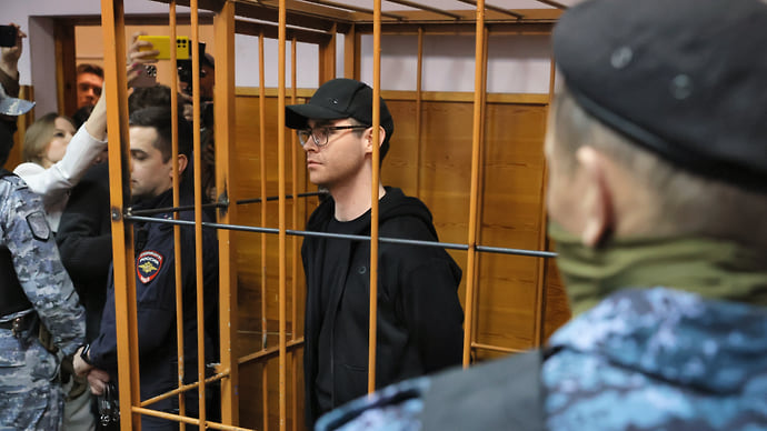 Пять лет за взятку дяде