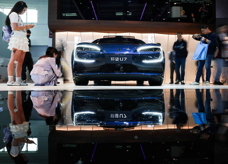 Yangwang U7 от премиального бренда BYD Yangwang