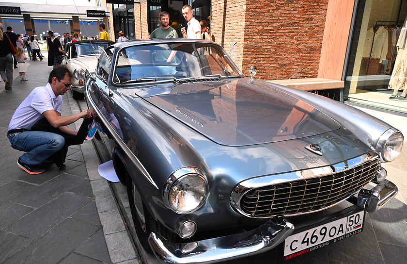 Volvo P1800 