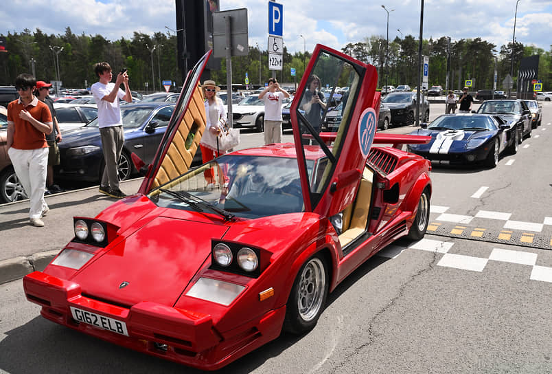 Lamborghini Countach 