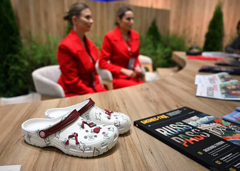 Стенд компании Crocs на ПМЭФ