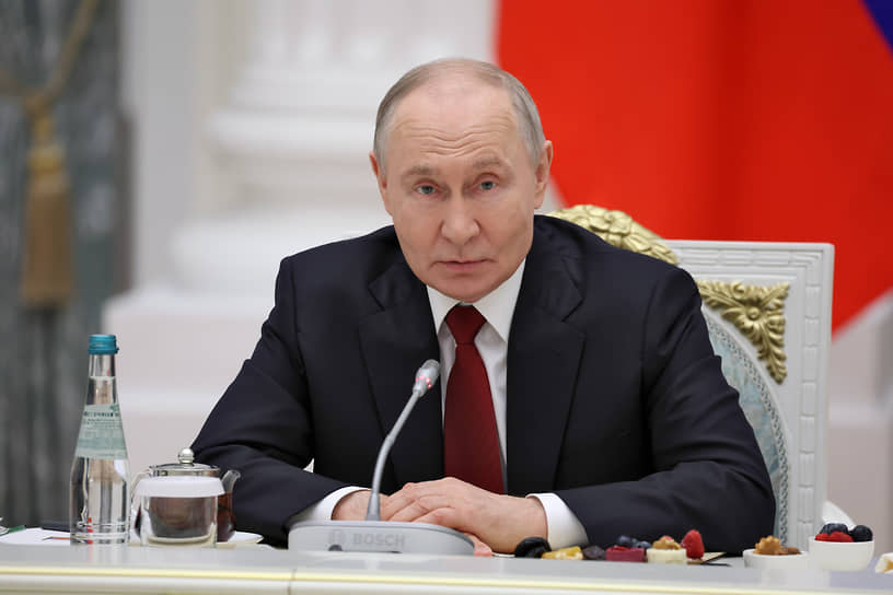Владимир Путин на встрече с участниками СВО в Кремле