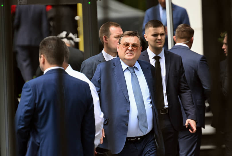 Министр юстиции России Константин Чуйченко (в центре)  