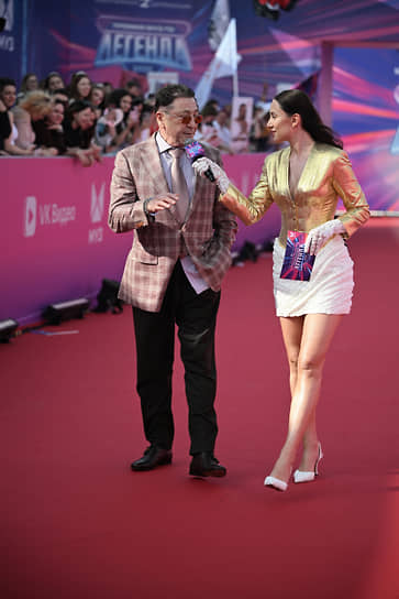 С певицей Mia Boyka (Марией Бойко) на телепремии «МУЗ-ТВ 2025. Легенда» 
