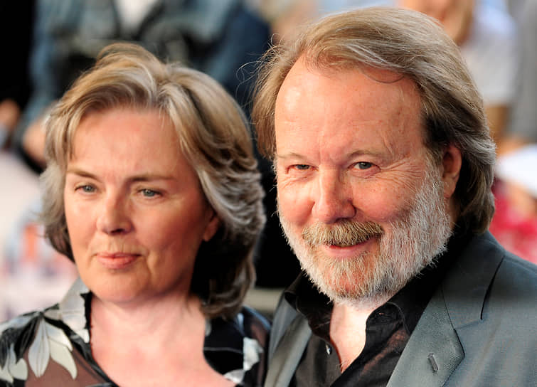 Бенни Андерссон со второй женой Моной Норклит на премьере мюзикла Mamma Mia в Лондоне. 2008 год 