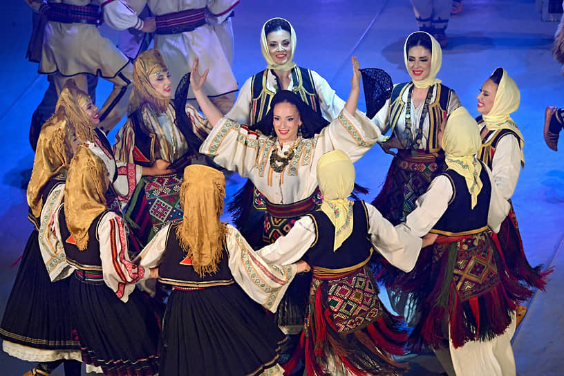 Выступление Национального ансамбля Сербии «Коло» и ансамбля танца, музыки и песни «Талака» из Беларуси