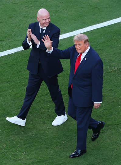 Джанни Инфантино и Дональд Трамп на церемонии награждения