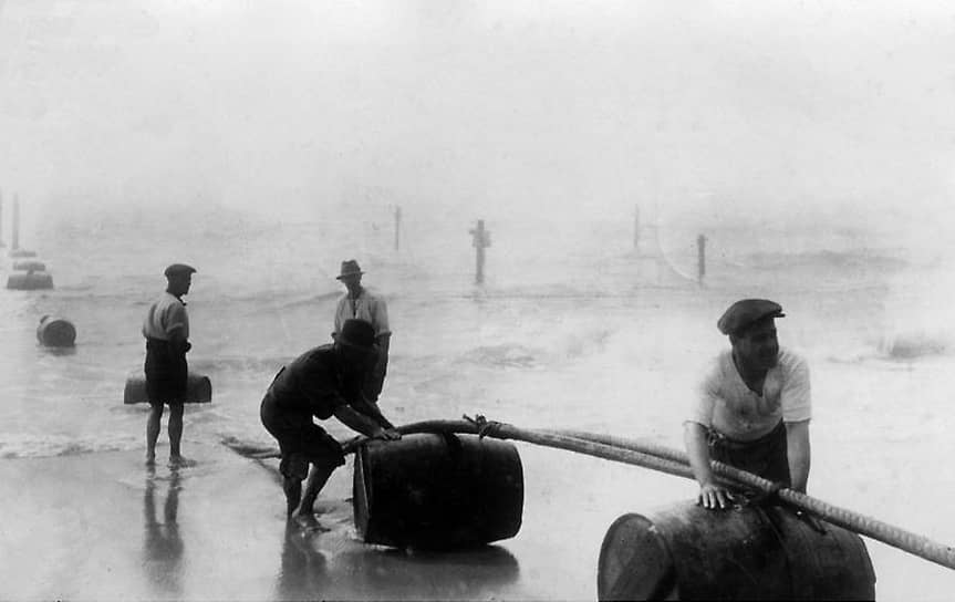 1925 год, Нью-Йорк. Вывод на берег кабеля, соединяющего берега Италии и США