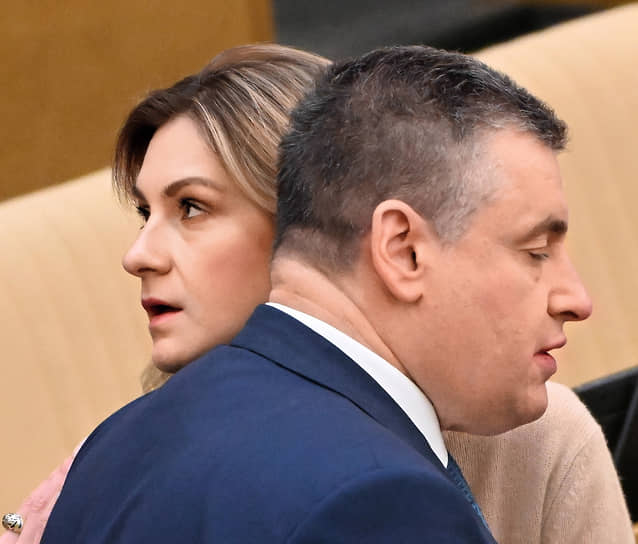 Глава ЛДПР Леонид Слуцкий всегда готов подставить плечо На фото: с членом фракции «Единая Россия» Марией Бутиной