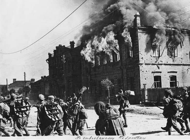 Освобождение Бобруйска. Июнь 1944 года. Среди пропавших без вести солдат противника был серебряный призер берлинской Олимпиады австрийский гандболист Франц Бергхаммер 