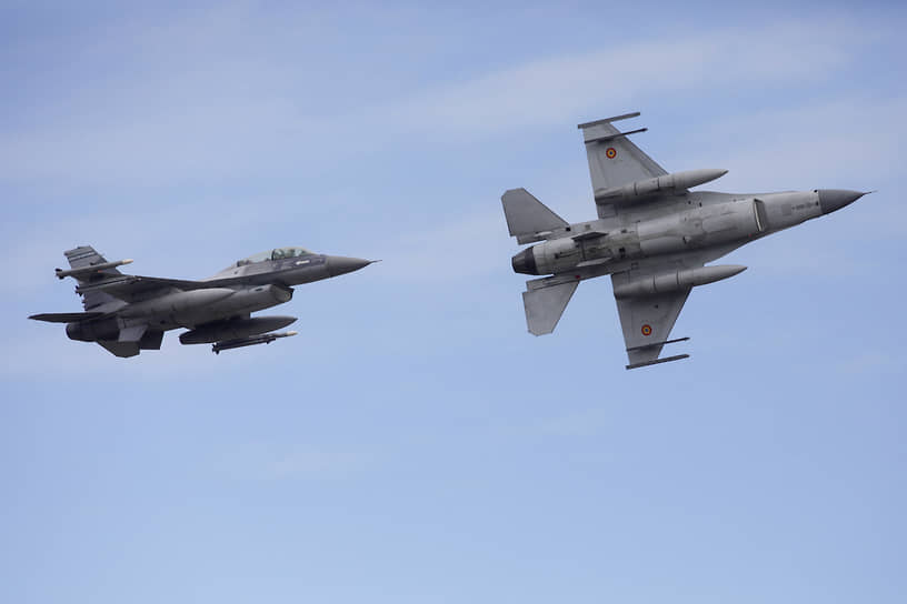 Истребители F-16