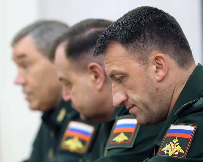 Петр Болгарев (справа)