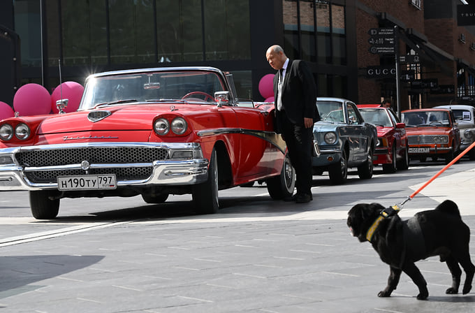 Автомобиль Ford Fairlane 500 Sunliner Convertible