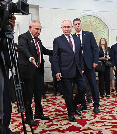 Такое впечатление что это Никол Пашинян принимал Владимира Путина в своей резиденции