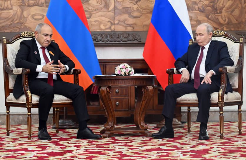 Не так уж часто переговоры на публике бывают на самом деле драматичными