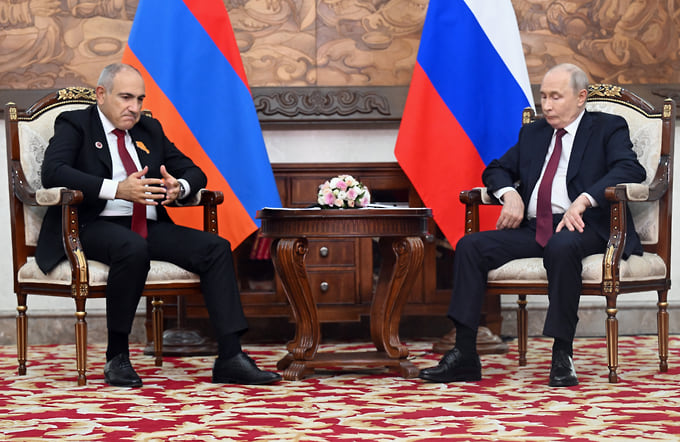 Не так уж часто переговоры на публике бывают на самом деле драматичными 