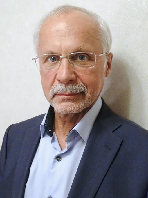 Олег Акулиничев 