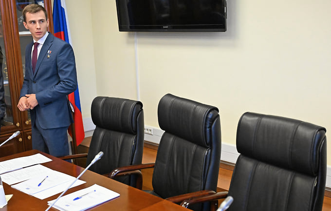 Депутат Владислав Головин