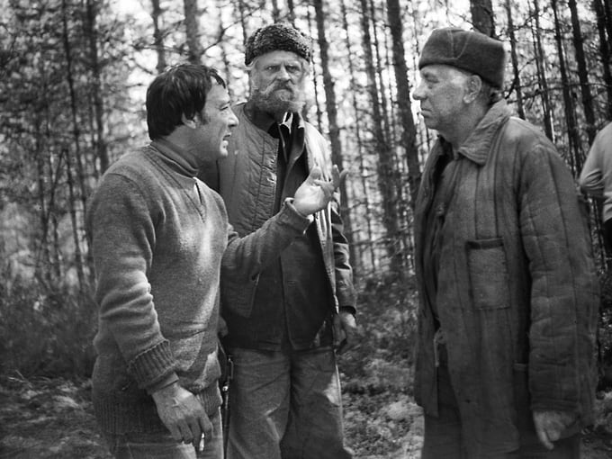 Фильм «Холодное лето пятьдесят третьего…» (1987) стал последней работой Анатолия Папанова. Режиссер Александр Прошкин помнит, как однажды в киноэкспедиции актер попросил показать декорацию могилы его героя — политического ссыльного по прозвищу Копалыч. А спустя несколько дней после этого, 5 августа 1987 года, Анатолия Дмитриевича не стало. Копалыча доверили озвучить Игорю Ефимову