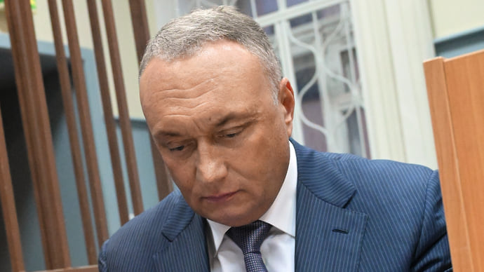 Дмитрий Савельев совместил СИЗО с долговой тюрьмой