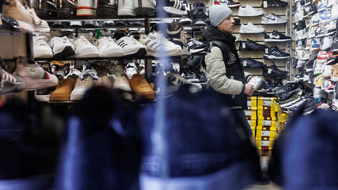 Рынок не палится // Продажи обуви с признаками контрафакта сократились на треть