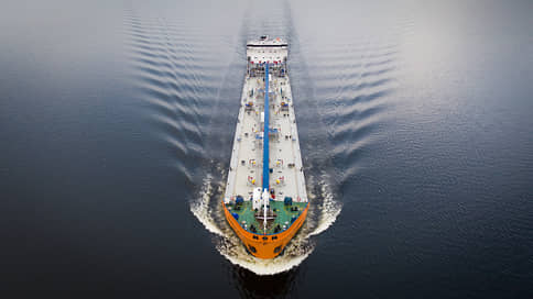 Топливо хлынуло на свободу // Россия находит новые направления сбыта нефтепродуктов