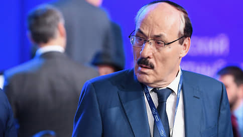 Бывшие министры покопались в истории // Творцы российской национальной политики призвали ориентироваться на советские образцы