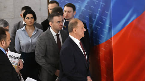 Кандидатов оценят по-товарищески // КПРФ утвердит список в Госдуму после безальтернативных праймериз