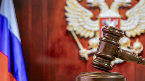 Полковнику все спишут // Замполита оштрафовали за злоупотребления с фотоальбомом