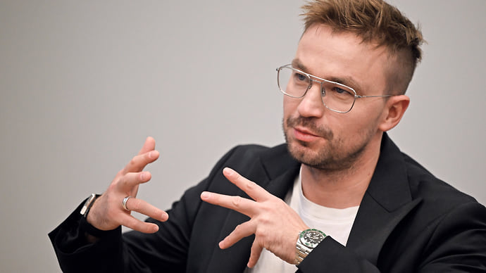 «Первое, что будет подкупать зрителей,— свежий взгляд молодых людей на девяностые»