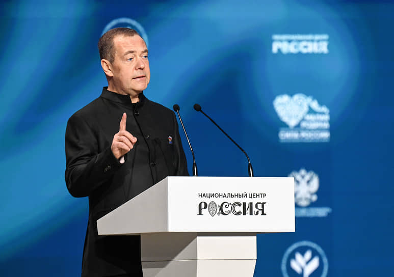Дмитрий Медведев поставил перед представителями местной власти задачи федерального значения
