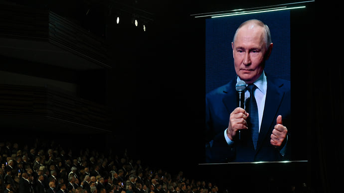 Служенье глав не терпит суеты