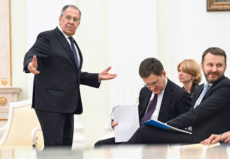 Сергей Лавров до прихода Владимира Путина был центром внимания в Представительском кабинете