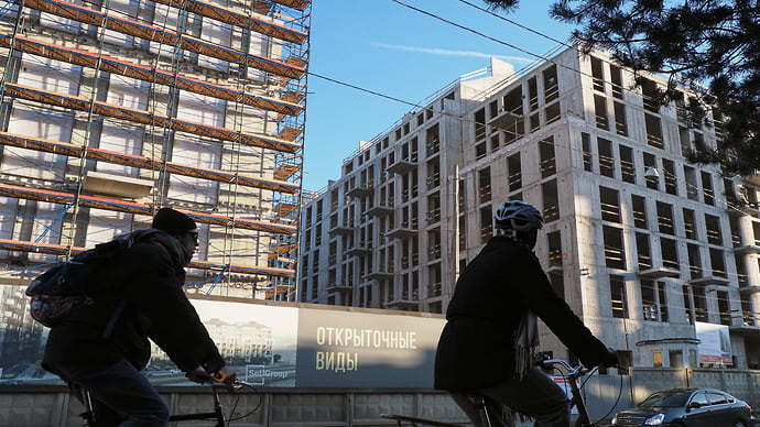 Премиум шагает по стране