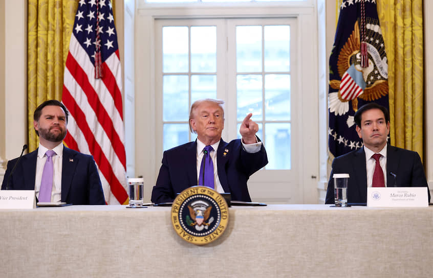 Вице-президент США Джей Ди Вэнс (слева), президент Дональд Трамп и госсекретарь Марко Рубио в Белом доме
