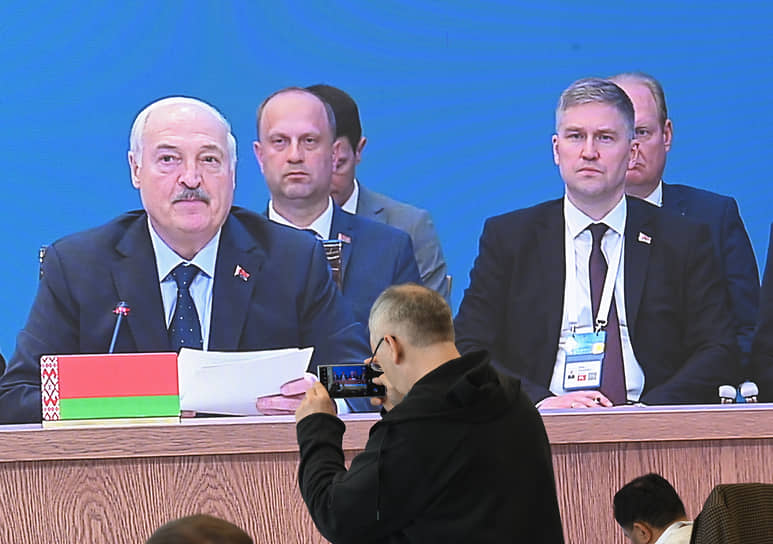 Александр Лукашенко раскритиковал огромный утилизационный сбор в ЕАЭС и не стал критиковать премьера Армении.