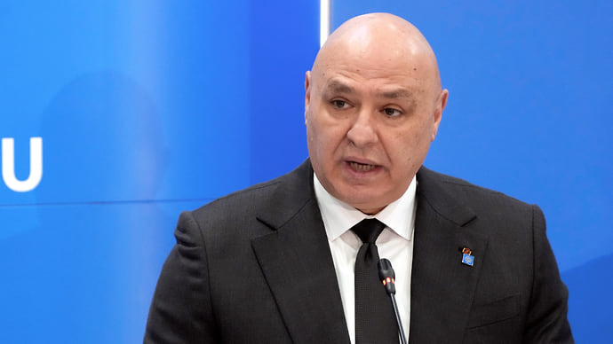 Позицию Бейрута сверяют с картой